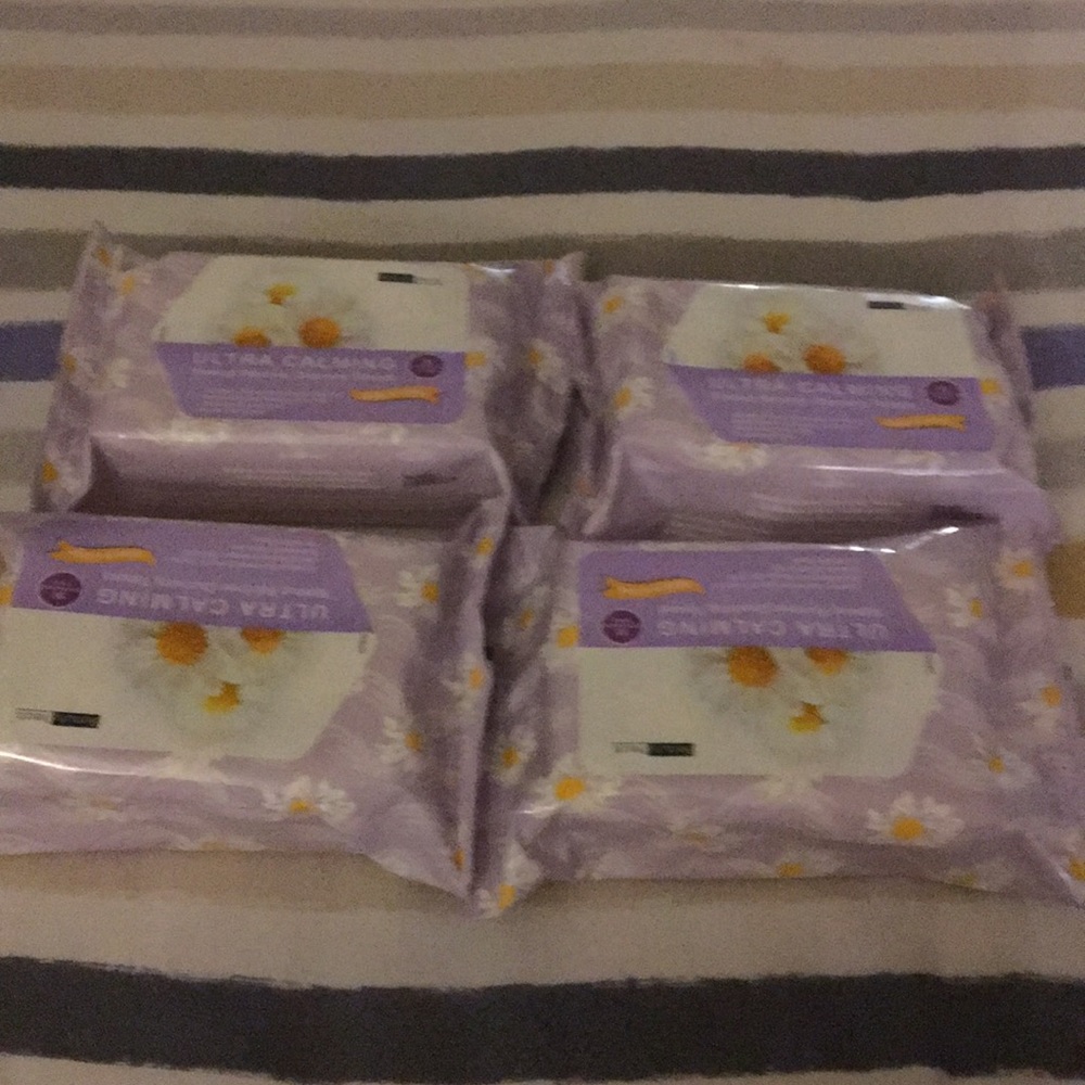 Lot of 4 Ultra Calming make up removers